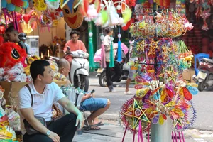 Vibrant Colors of Mid-Autumn Festival on Hang Ma Street - image 10