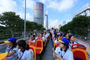 International Female Students Explore Modern Aviation and Robotics Technology - image 5