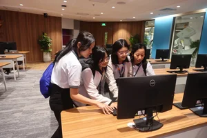 International Female Students Explore Modern Aviation and Robotics Technology - image 0