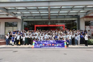 International Female Students Explore Modern Aviation and Robotics Technology - image 9