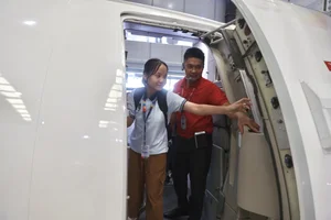 International Female Students Explore Modern Aviation and Robotics Technology - image 2