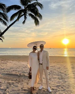 Tang Thanh Ha Shares Dreamy Family Photos with Husband Louis Nguyen - image 5