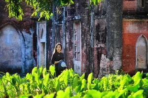 Meet NSND Hoai Thu: The Youngest People’s Artist of Vietnamese Cheo Opera - image 6