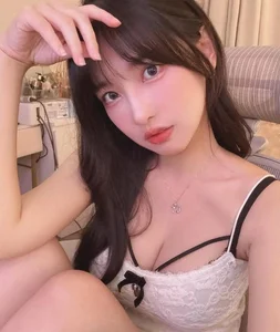 The Beautiful Streamer Who Received a Massive 3 Billion VND Donation - image 0