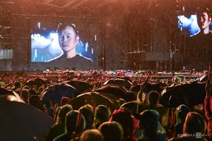Unstoppable: 'Brother Who Overcomes a Thousand Thorns' Artists Perform 6 Hours in the Rain - image 1