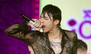 Unstoppable: 'Brother Who Overcomes a Thousand Thorns' Artists Perform 6 Hours in the Rain - image 0