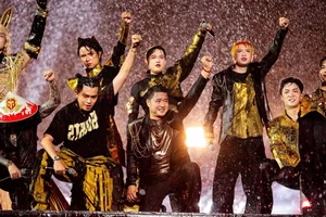 Unstoppable: 'Brother Who Overcomes a Thousand Thorns' Artists Perform 6 Hours in the Rain - image 3