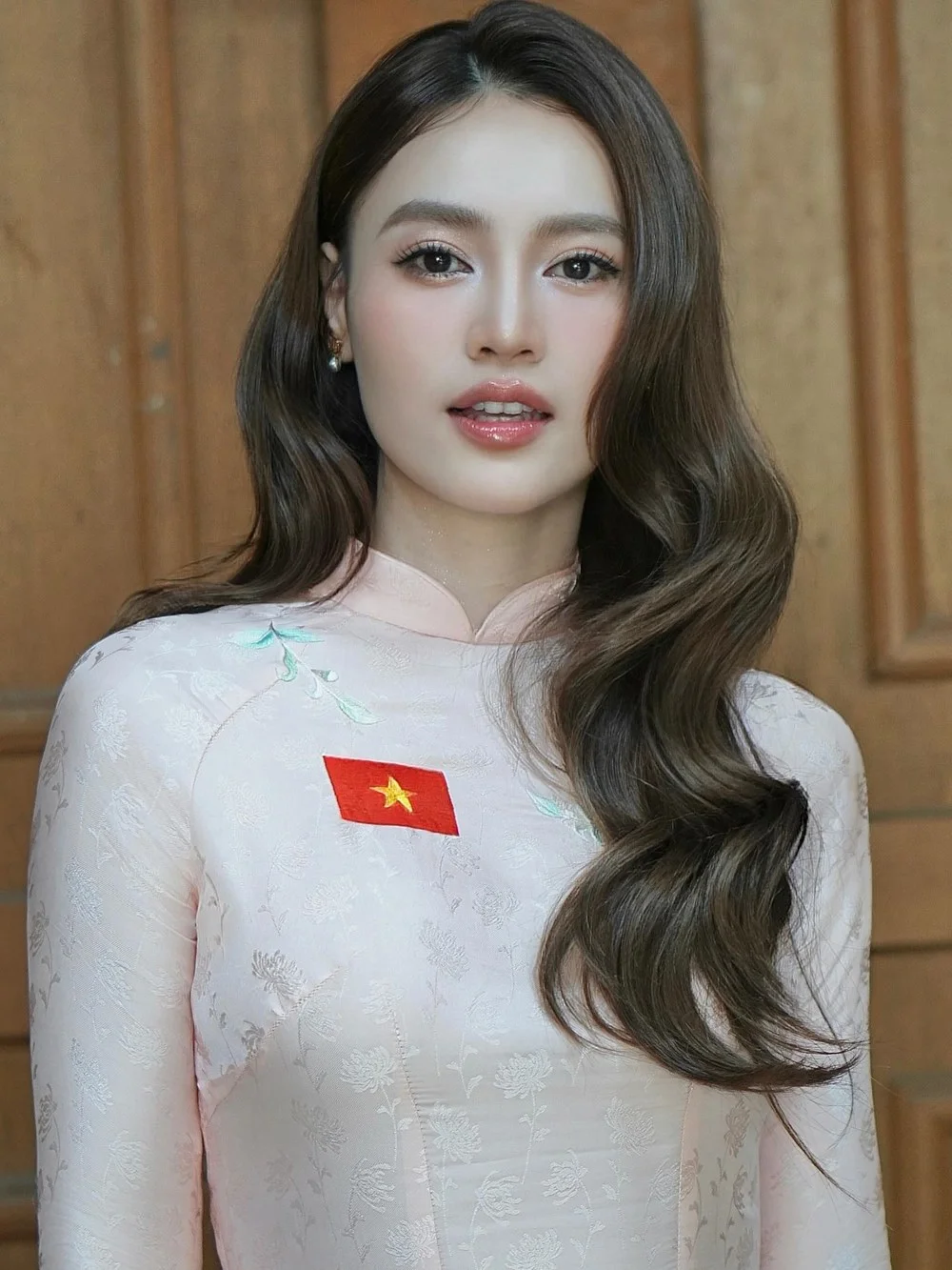 25 Most Beautiful Vietnamese Actresses: Chi Pu and Phuong Oanh Spotlight