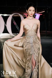 The Radiant Return of Liu Yifei: Why the 'Fairy Sister' is Trending Again - image 6