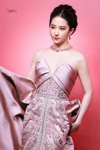 The Radiant Return of Liu Yifei: Why the 'Fairy Sister' is Trending Again - image 11
