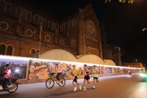 Ethiopian Athlete and Hong Le Triumph at HCMC Night Run - image 5