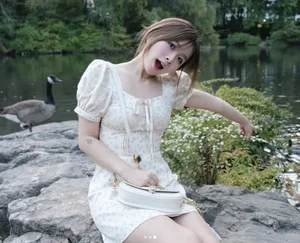 Rich Kid Chao Joins the Bikini Race, Flaunting Her Flawless Porcelain Skin - image 4