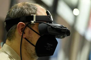 Smart Glasses Technology: How Innovative Eyewear Empowers Visually Impaired Children - image 5