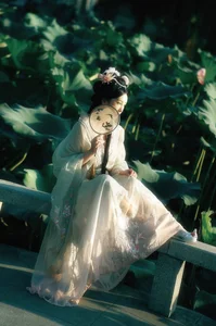 Artistic Photography Collection: YiTuYu Art Language Vol.5256 with Xiao Qing - image 0