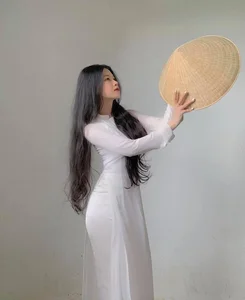 Traditional Ao Dai to Bold Modern Style Transformation Debate - image 5