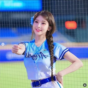 Viral TikTok Cheerleader Sparks Dating Rumors After New Photos Surface - image 6