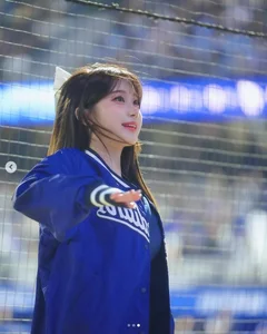 Viral TikTok Cheerleader Sparks Dating Rumors After New Photos Surface - image 7