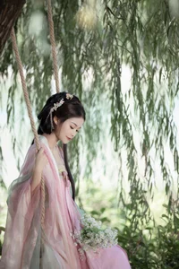 Elegant Visual Narratives: Qiu Qiu in Art Language Vol.6473 - image 24