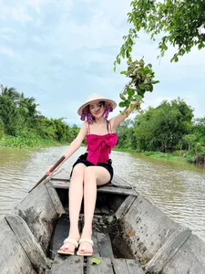 Miss World Ambassador Phan Thi Mo Shares Personal Life and Family Marriage Pressures - image 9