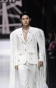 Supermodel Thanh Hang Dazzles in Avant-Garde Ivan Tran Fashion Collection - image 6