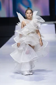 Supermodel Thanh Hang Dazzles in Avant-Garde Ivan Tran Fashion Collection - image 5