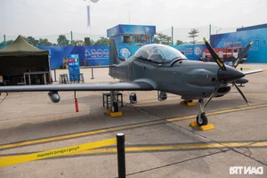 Innovative Vietnam-Made Training Aircraft Take Center Stage at the 2024 International Defense Exhibition Highlighting Domestic Aerospace Advancements - image 4
