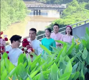Lam Vy Da Stunning Ao Dai Style at Puka's Star-Studded Wedding - image 4
