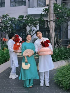 Lam Vy Da Stunning Ao Dai Style at Puka's Star-Studded Wedding - image 0