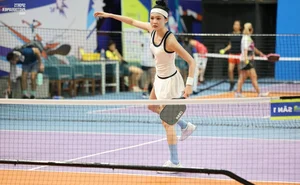Hien Ho Sets New Fashion Trends with Stylish Pickleball Outfits - image 4