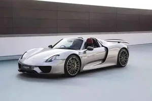 The Rare Million-Dollar Porsche 918 Spyder in Vietnam - image 2
