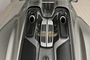 The Rare Million-Dollar Porsche 918 Spyder in Vietnam - image 8