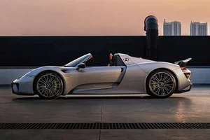 The Rare Million-Dollar Porsche 918 Spyder in Vietnam - image 3