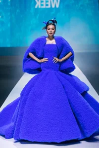 Ninh Duong Lan Ngoc and Xuan Tien Bring the APT Trend to the Fashion Runway - image 3