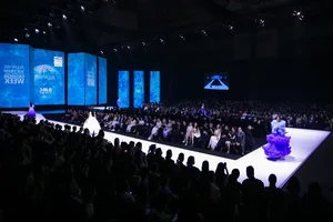 Ninh Duong Lan Ngoc and Xuan Tien Bring the APT Trend to the Fashion Runway - image 7