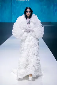 Ninh Duong Lan Ngoc and Xuan Tien Bring the APT Trend to the Fashion Runway - image 0