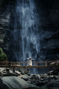 Discovering the Untouched Beauty of Hang Te Cho Waterfall in Yen Bai - image 4