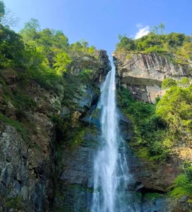 Discovering the Untouched Beauty of Hang Te Cho Waterfall in Yen Bai - image 5