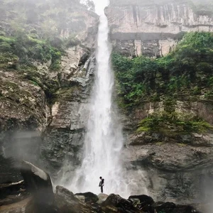 Discovering the Untouched Beauty of Hang Te Cho Waterfall in Yen Bai - image 8