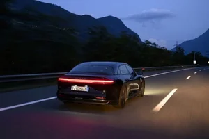 Lucid Air Grand Touring: The American EV Dominating with 1,200km Range - image 8