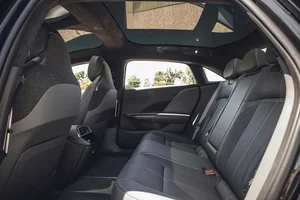 Lucid Air Grand Touring: The American EV Dominating with 1,200km Range - image 5