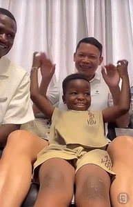 Loi Con Wins Hearts with Clever Response to Difficult Questions About Quang Linh Vlog - image 5