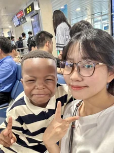 Loi Con Wins Hearts with Clever Response to Difficult Questions About Quang Linh Vlog - image 2