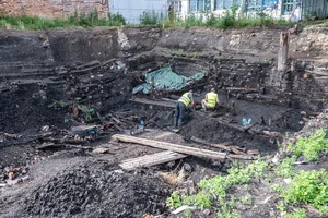 History Beneath Our Feet: Ancient Tomb Discovered Under Local Ice Cream Shop - image 3