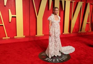 Daring Red Carpet Fashion at the 2024 Vanity Fair Oscar Party - image 6