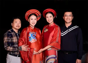 Actress Phuong Oanh Graces the Fashion Runway with Her Twin Baby Bump - image 1