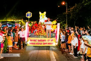 Witness the Spectacular Giant Mid-Autumn Lanterns at Thanh Tuyen Festival 2023 - image 11