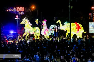 Witness the Spectacular Giant Mid-Autumn Lanterns at Thanh Tuyen Festival 2023 - image 5