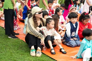 Vietnamese Celebrities and Their Children Celebrate a Joyful Mid-Autumn Festival - image 5