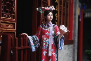 YiTuYu Art Language Vol.4991 Featuring Pei Tong Xue: Artistic Portrait Excellence - image 10