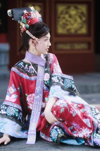 YiTuYu Art Language Vol.4991 Featuring Pei Tong Xue: Artistic Portrait Excellence - image 23